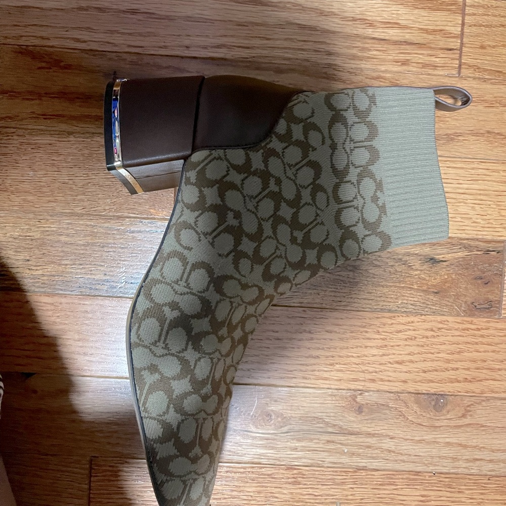 Original coach boots with receipt from store